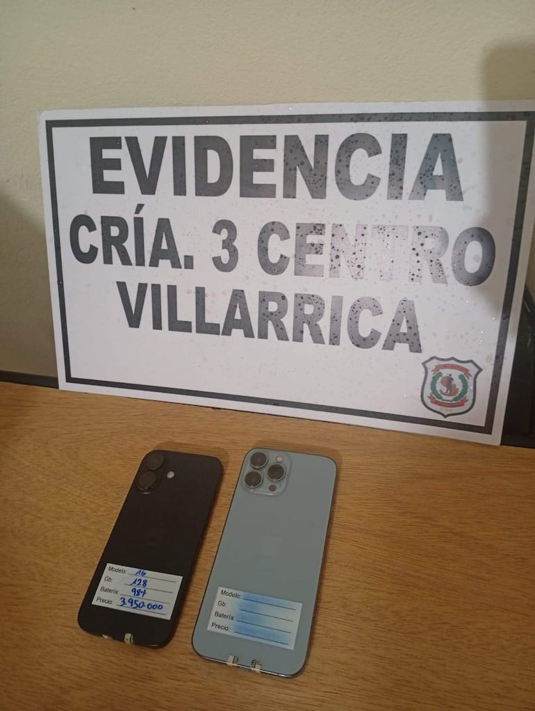 Fueron recuperados dos aparatos nuevos y sin tarjeta SIM, presumiblemente robados esta mañana.