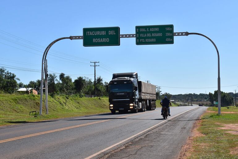 
La vista corresponde al acceso de la zona urbana de Itacurubí del Rosario ubicada sobre la ruta Py22 