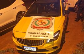 El vehículo incautado durante el procedimiento policial.