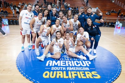 El plantel paraguayo en el Sudamericano Femenino, "festejan" el quinto puesto, si bien quedaron fuera de la AmeriCup 2027.