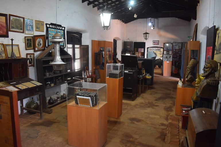 El museo "Maestro Fermín López" muestra una variada colección de objetos históricos.