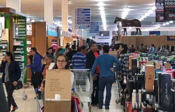 Las ventas bajaron notablemente en los comercios paraguayos (foto ilustrativa).