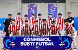 La selección paraguaya sub 17 que participa en la Copa América de futsal, en el Complejo SUMA de Luque, enfrentará a Chile este miércoles.
