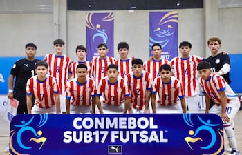 La selección paraguaya sub 17 que participa en la Copa América de futsal, en el Complejo SUMA de Luque, enfrentará a Chile este miércoles.