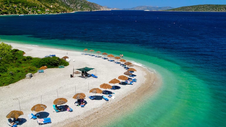 Playa de Agios Dimitrios en Alonissos, Grecia.