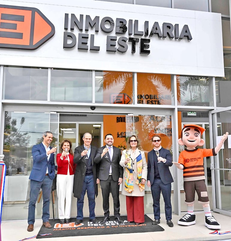 Inauguración de la nueva Casa Central, ayer martes, en presencia de directivos y aliados estratégicos.