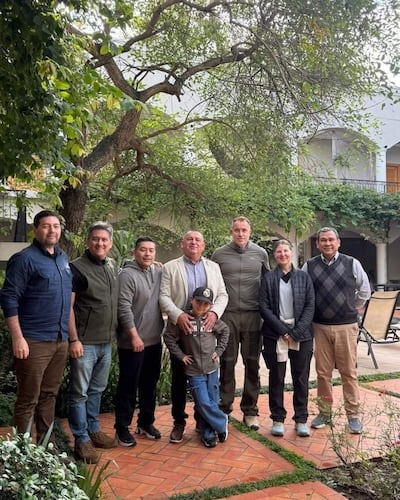 Una delegación del Federal Buró de Investigación (FBI) visitó la ciudad de Pilar.