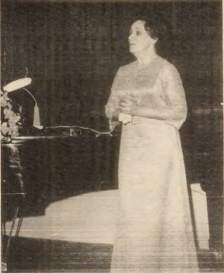 Maria Clotilde Balmelli cuando se anunciaba su recital en el Teatro Municipal.