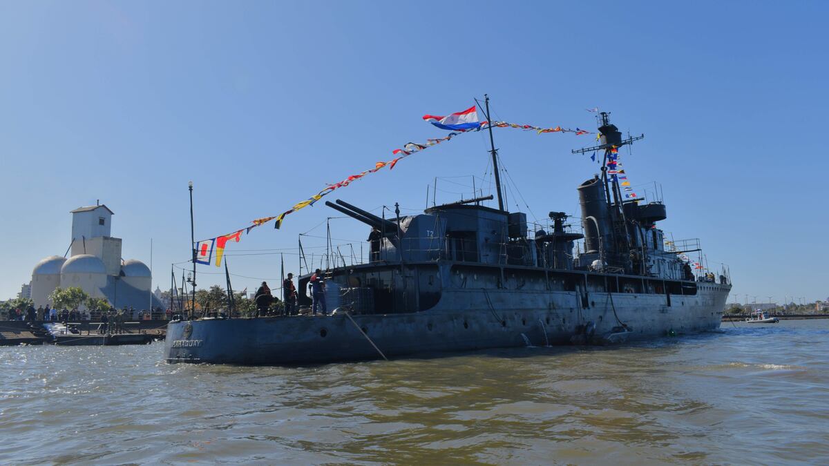 Armada Paraguaya suspende visita a buques en Encarnación por inclemencias del tiempo