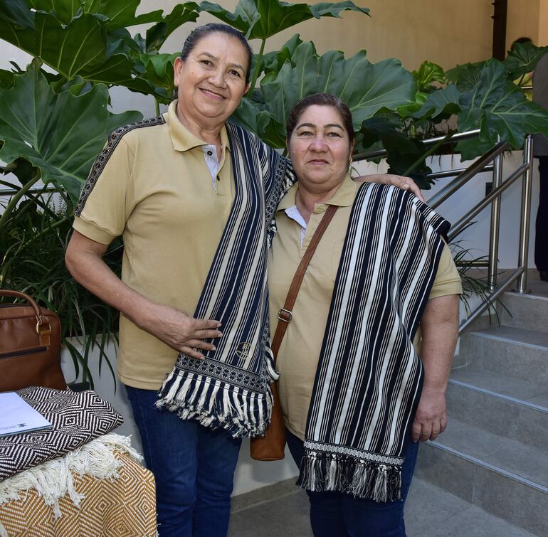 Rosa Segovia y Pabla Cabrera.