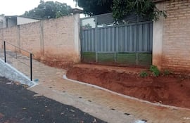 Construcción de rampa y vereda en la entrada y salida de la vivienda de Milner González.