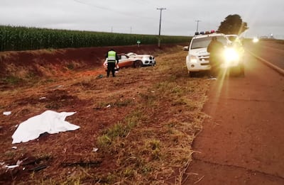 El cuerpo sin vida quedó a unos metros de la lujosa camioneta, al costado de la Ruta PY07.