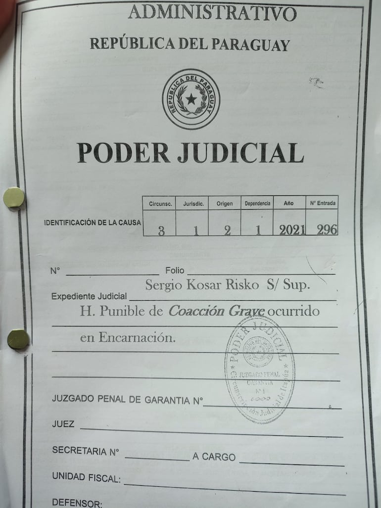 Carátula del expediente en el que se tramita una denuncia por supuesta coacción grave, en la compañía San Luis del Paraná de este distrito.