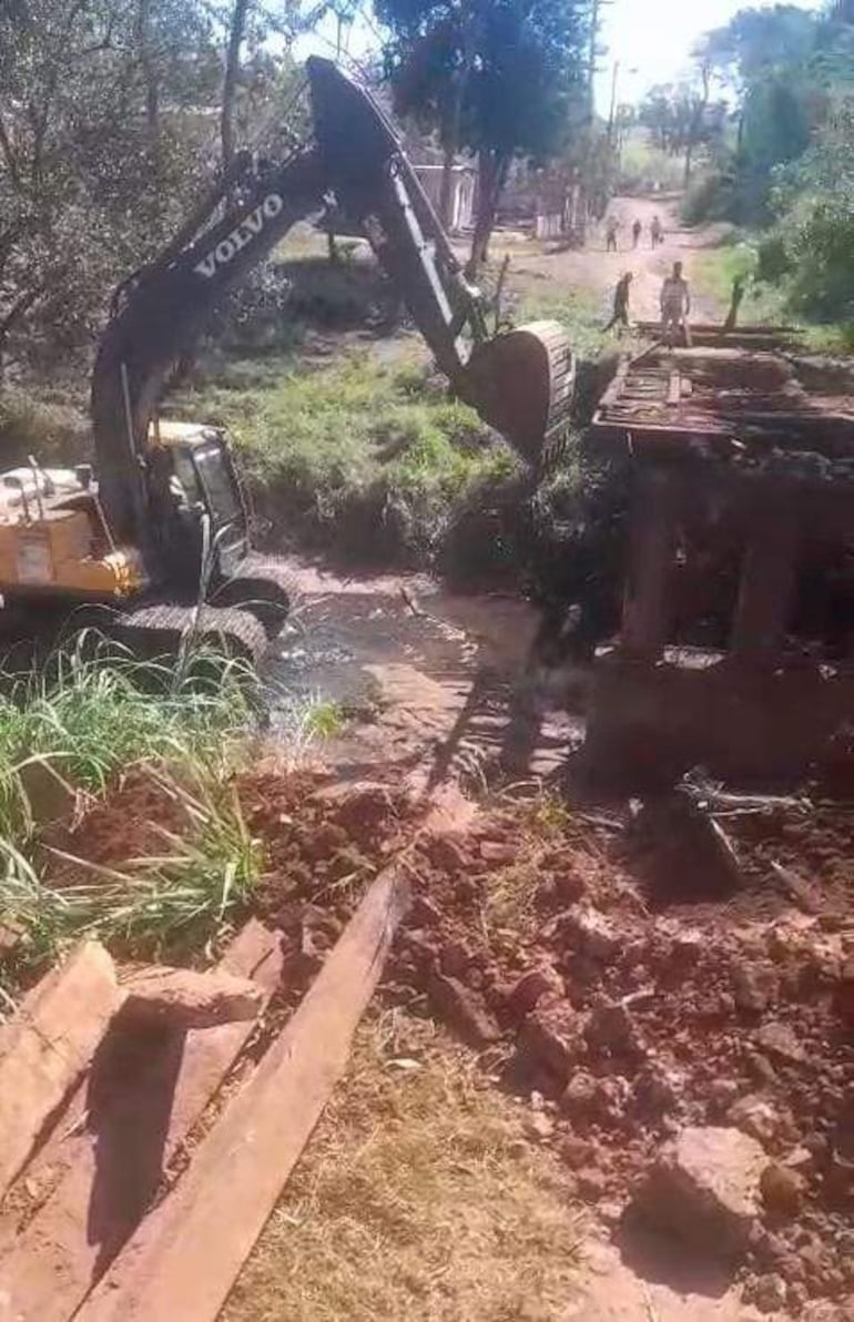 El MOPC informó el inicio del proceso de construcción de un puente en el Asentamiento San Rafael de Pedro Juan Caballero.