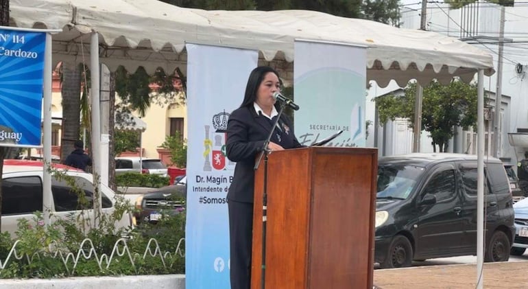 Lic. Ada Marlene Bogado, directora de la Escuela Básica N° 114 Ramón Indalecio Cardozo.