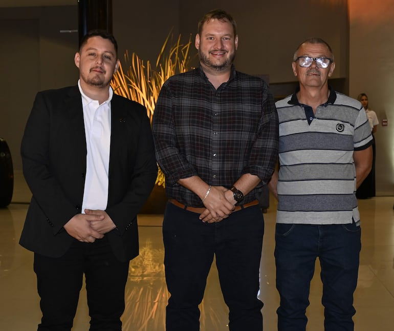 Arnaldo Núñez, Christopher Fehr y Hebert Funk. 