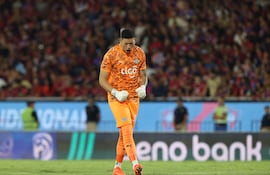 Rodrigo Morínigo, futbolista de Libertad, celebra un gol en el partido frente a Cerro Porteño por la primera fecha del torneo Apertura 2026 de la Primera División de Paraguay en el estadio La Nueva Olla, en Asunción, Paraguay.