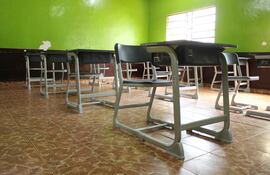 Pupitres chinos comprados por Itaipú