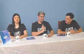 Shirley Núñez, Marcelo Rodríguez y Carlos Caballero, miembros de la Comisión Directiva de la JCI Pedro Juan Caballero.
