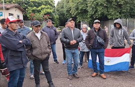 Pescadores de Ayolas aguardan confirmación de audiencia con director paraguayo de Yacyretá.