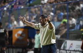 Felipe Giménez, hoy ex entrenador del Sportivo 2 de Mayo.