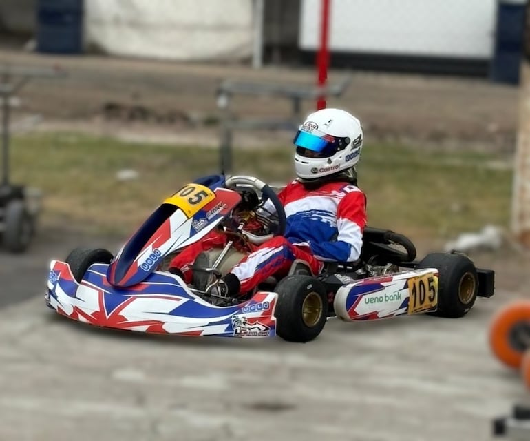 Seba Galeano, a bordo de su kart #105.