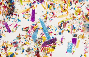 Concepto de microplásticos.