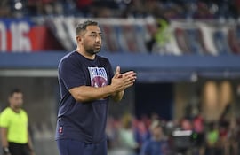El entrenador interino de Cerro Porteño Jorge Achucarro habló de la confianza sobre los profesionales paraguayos.