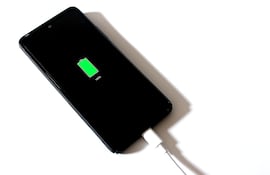 Carga de celular, imagen ilustrativa.