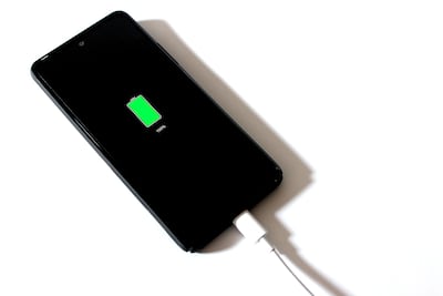 Carga de celular, imagen ilustrativa.