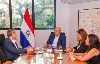 Paraguay necesita tener otras alternativas de generación de energías en los próximos años para poder seguir creciendo económicamente.