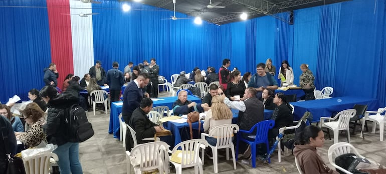 PLRA: Sigue juzgamiento de votos de los 585 convencionales, la máxima autoridad partidaria PLRA: Sigue juzgamiento de votos de los 585 convencionales, la máxima autoridad partidaria