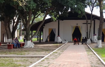 El templo católico de Guazucua es una joya arqiuitectonica de la época de las misiones Franciscanas.