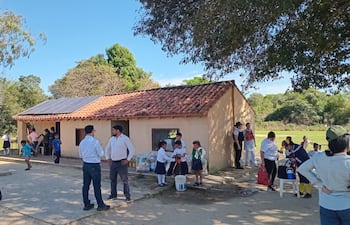 Banco’i, la comunidad olvidada donde dos docentes sostienen siete grados sin luz ni agua potable.