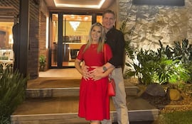 La diputada cartista Johana Vega y su pareja, el actual titular de Petropar, Eddie Jara.