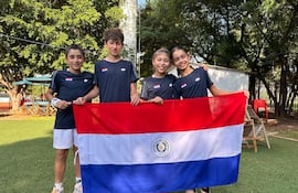 Los tenistras representantes del Paraguay son; Zamir Jacobo, Alex Recalde , Paula Román y Annabella Arrúa.