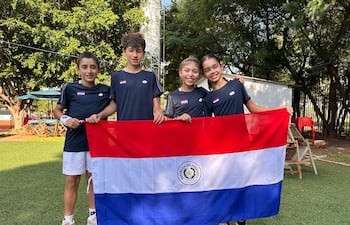 Los tenistras representantes del Paraguay son; Zamir Jacobo, Alex Recalde , Paula Román y Annabella Arrúa.