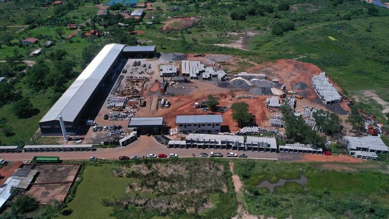 Vista de la planta de Teco SRL, donde, según la empresa, se almacenan las tuberías celulares para la obra.