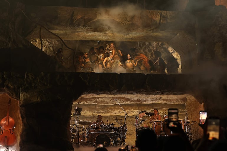 Vista del escenario del show de Karol G en el festival Coachella 2026, que celebró su primer fin de semana en Indio, California.