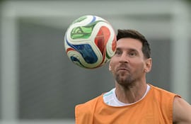 Lionel Andrés Messi (39 años) estará en el banco de suplentes de Argentina, reservado para el partido de la siguiente fase, el viernes 3 de julio contra Cabo Verde.