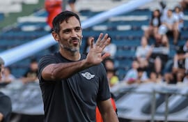 Roque Luis Santa Cruz Cantero nació el 16 de agosto de 1981.