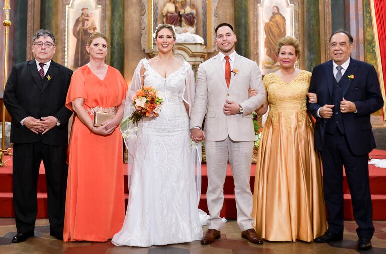 Carlos López y Nancy Rolón; Marina Fariña y Carlos Gómez.