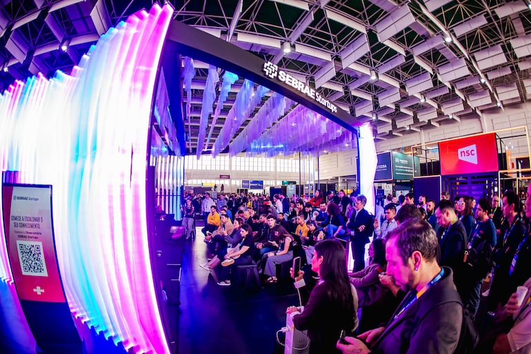Decenas de startups exponen sus proyectos buscando capital semilla que les permita escalar y expandirse, incluso fuera del país.