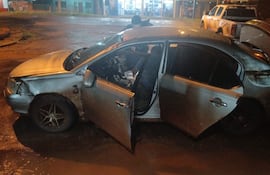 Investigan a presuntos propietarios de vehículo incautado con 8 kg de marihuana tras persecución en Itapúa