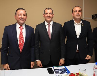 Pastor Soria, Carlos Giménez y Rodrigo Gonzales, en el acto realizado este miércoles en Senave.