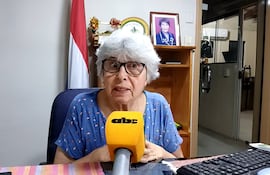 Corina Falcón cuestiona la gestión estatal y advierte sobre corrupción y pérdida de valores en la sociedad paraguaya.