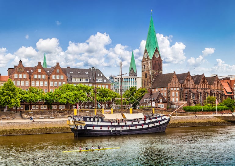 Casco antiguo de Bremen, Alemania. Río Weser.