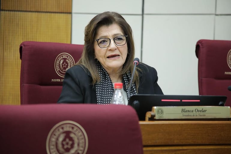 Blanca Ovelar, senadora colorada disidente. Foto Prensa Senado.