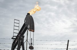 Venezuela deja de lado modelo estatista para recuperar su potente industria petrolera