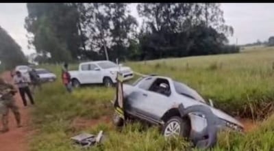Agentes de la Senad de Pedro Juan Caballero, interceptaron una camioneta con carga de marihuana en el área rural de Zanja Pytã.